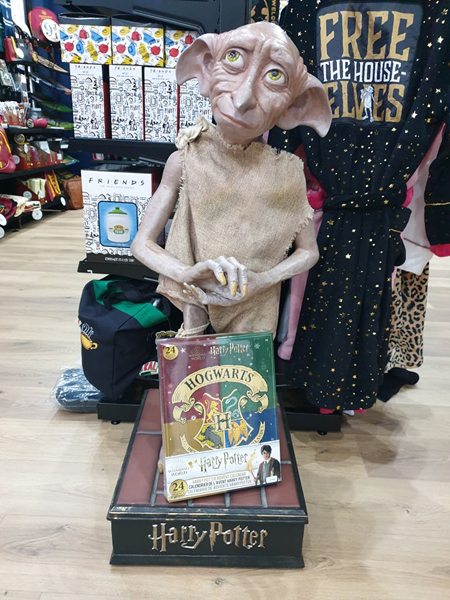 Dobby dans le showroom Pause Canap